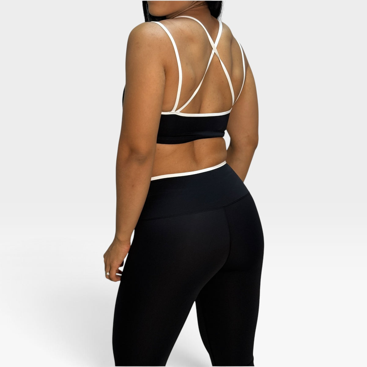 Conjunto top recto de tiritas con línea blanca + licra pegada