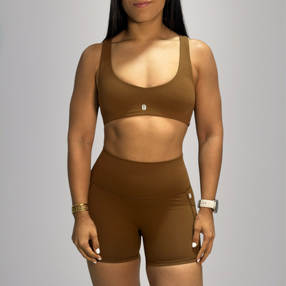 Conjunto Top abierto atrás + short con bolsillos