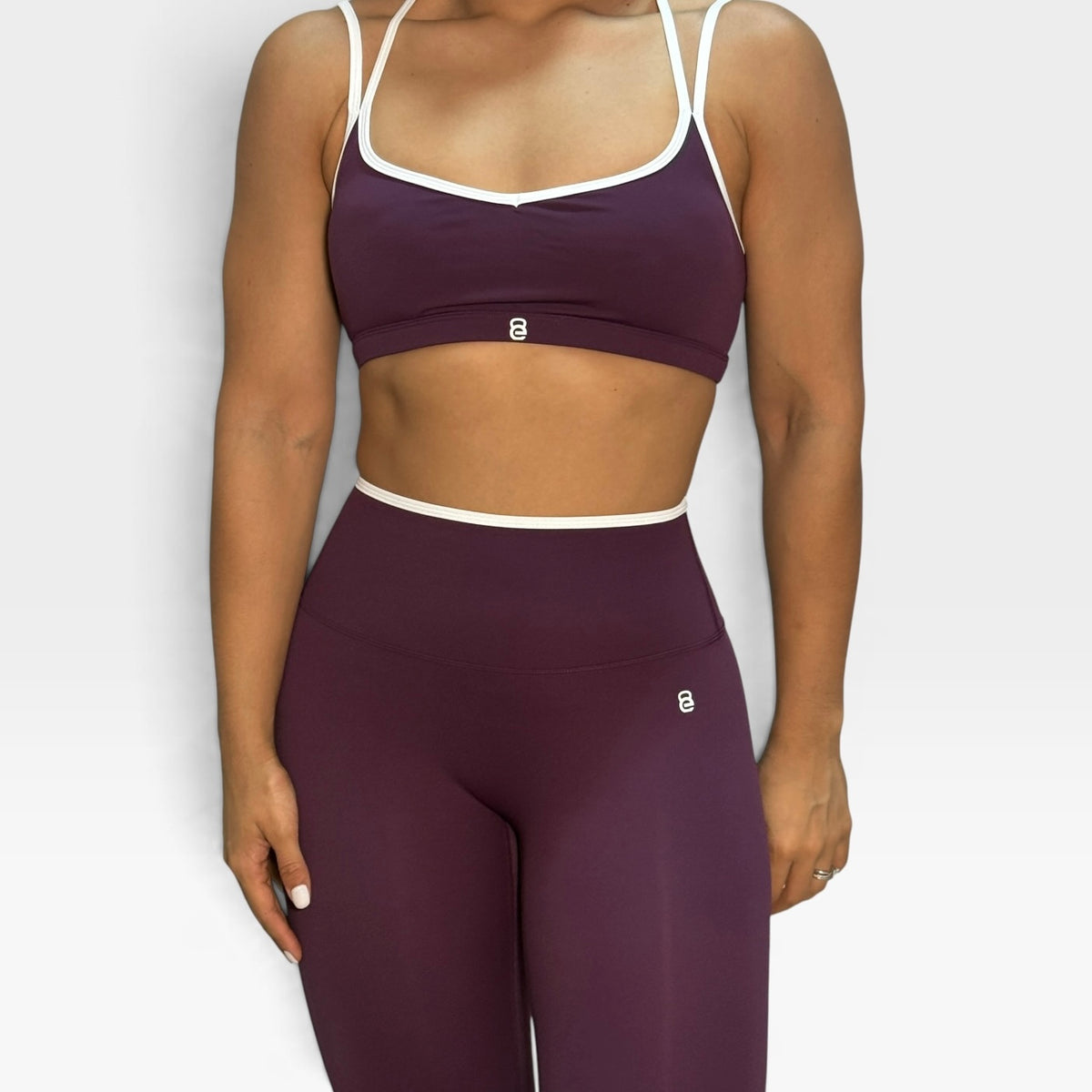 Conjunto top recto de tiritas con línea blanca + licra pegada
