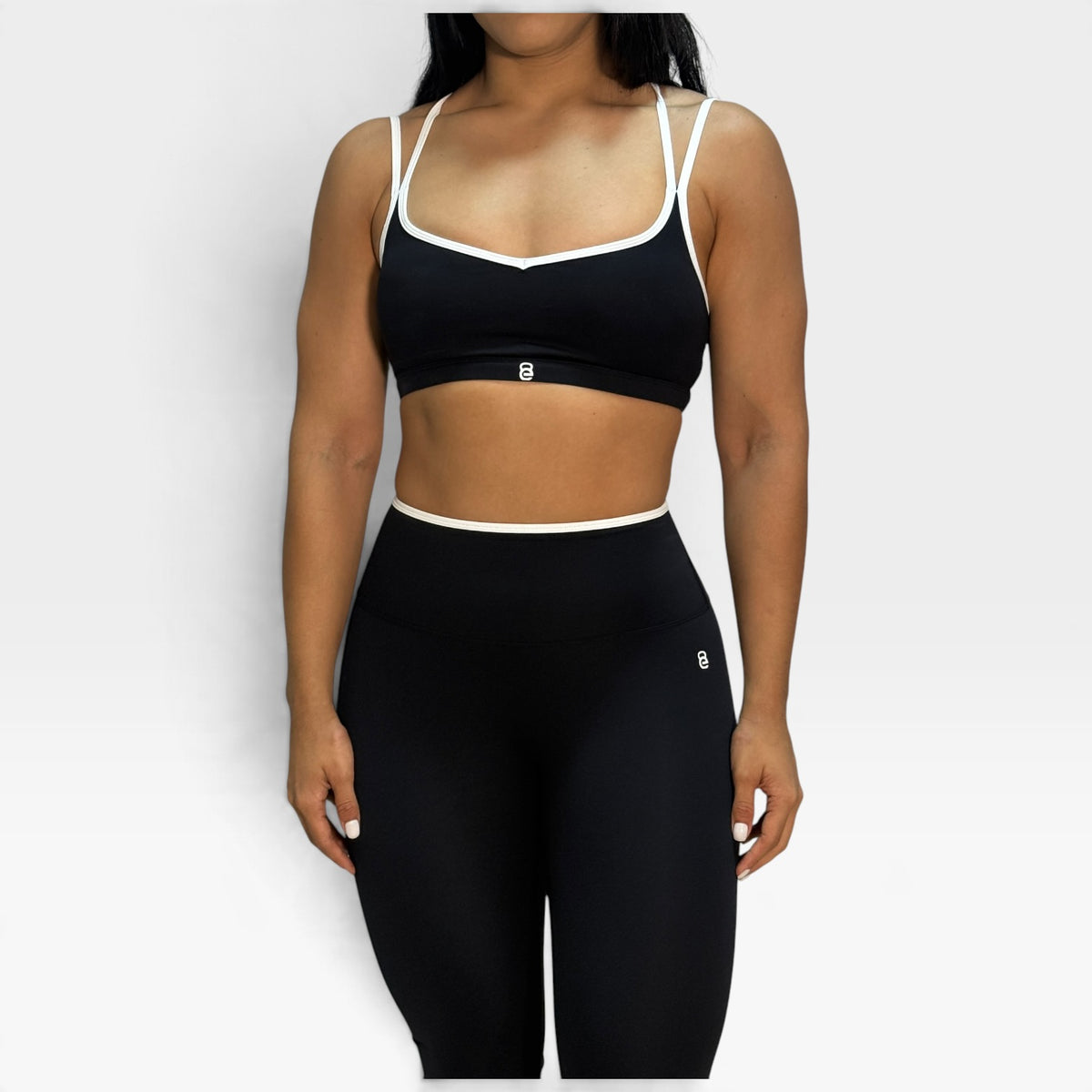 Conjunto top recto de tiritas con línea blanca + licra pegada