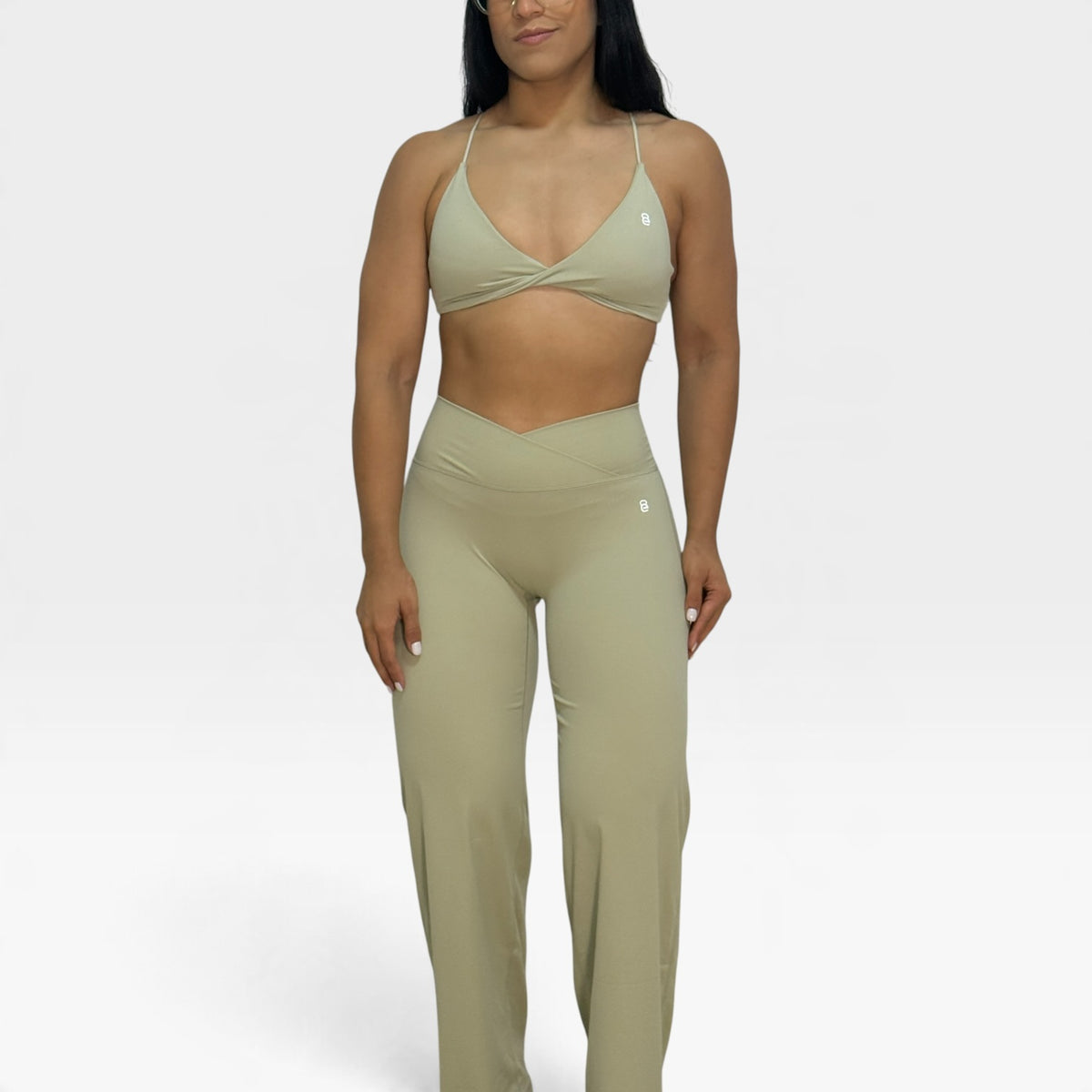 Conjunto top cruzado + licra corte recto