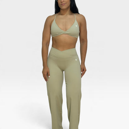Conjunto top cruzado + licra corte recto